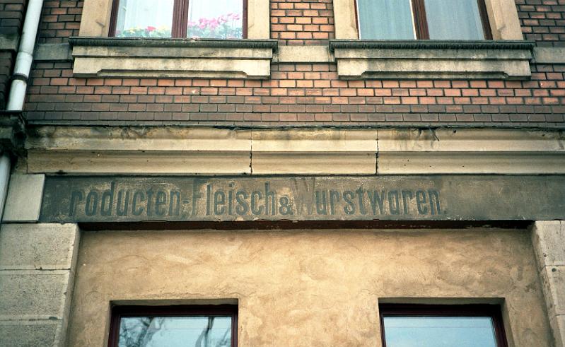 Dresden-Äußere Neustadt, Bischofsweg 50, 23.3.1995.jpg - Producten-, Fleisch & Wurstwaren